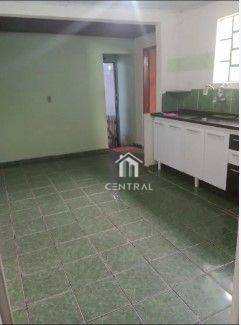 Casa à venda com 5 quartos, 200m² - Foto 4