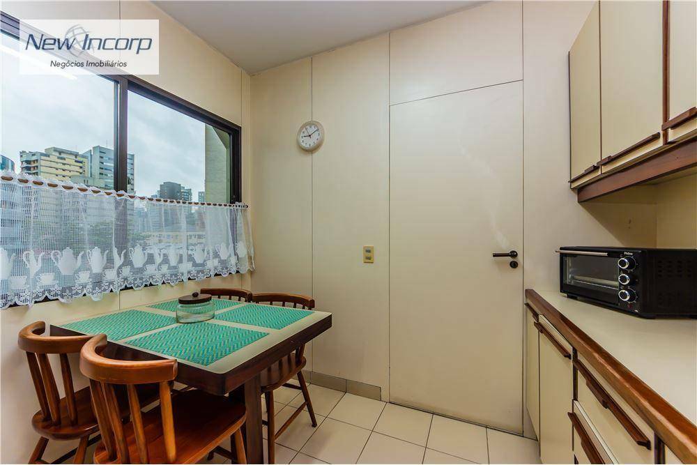 Apartamento à venda com 4 quartos, 231m² - Foto 7