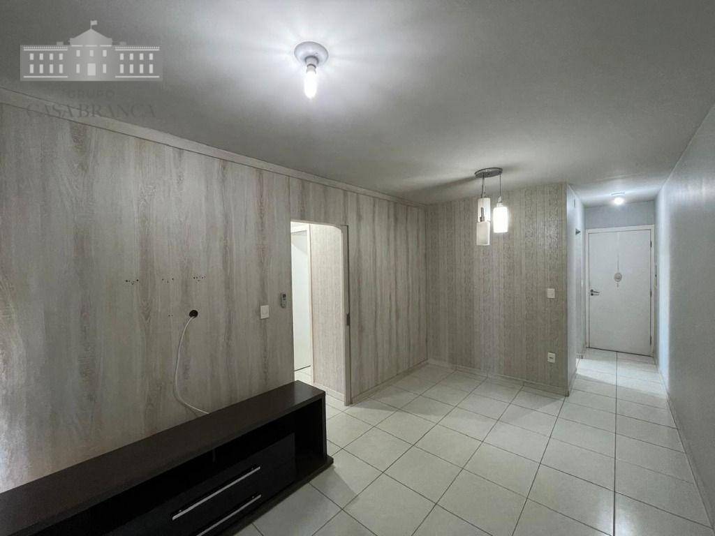 Apartamento à venda com 2 quartos, 65m² - Foto 1