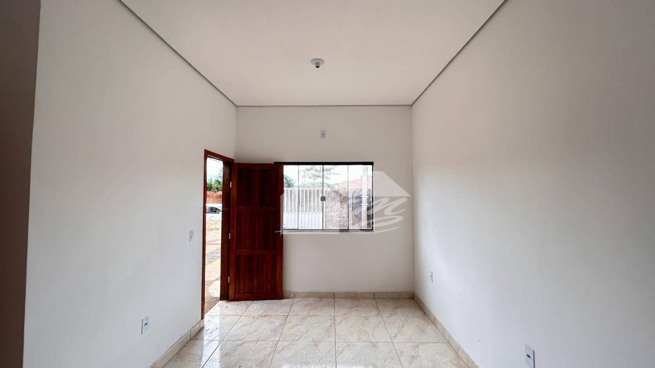 Casa à venda com 2 quartos, 47m² - Foto 4