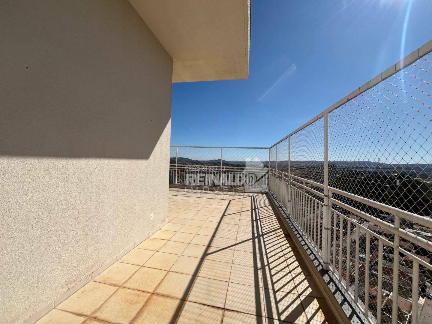 Apartamento para alugar com 3 quartos, 160m² - Foto 4