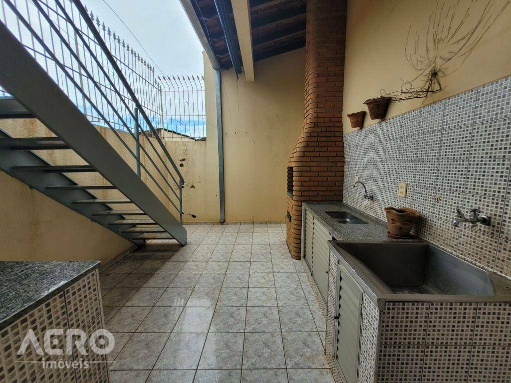 Casa à venda com 3 quartos, 172m² - Foto 12