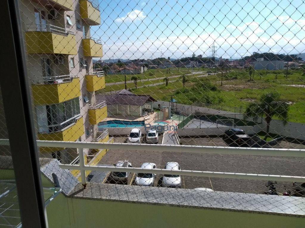 Apartamento à venda com 2 quartos, 65m² - Foto 1