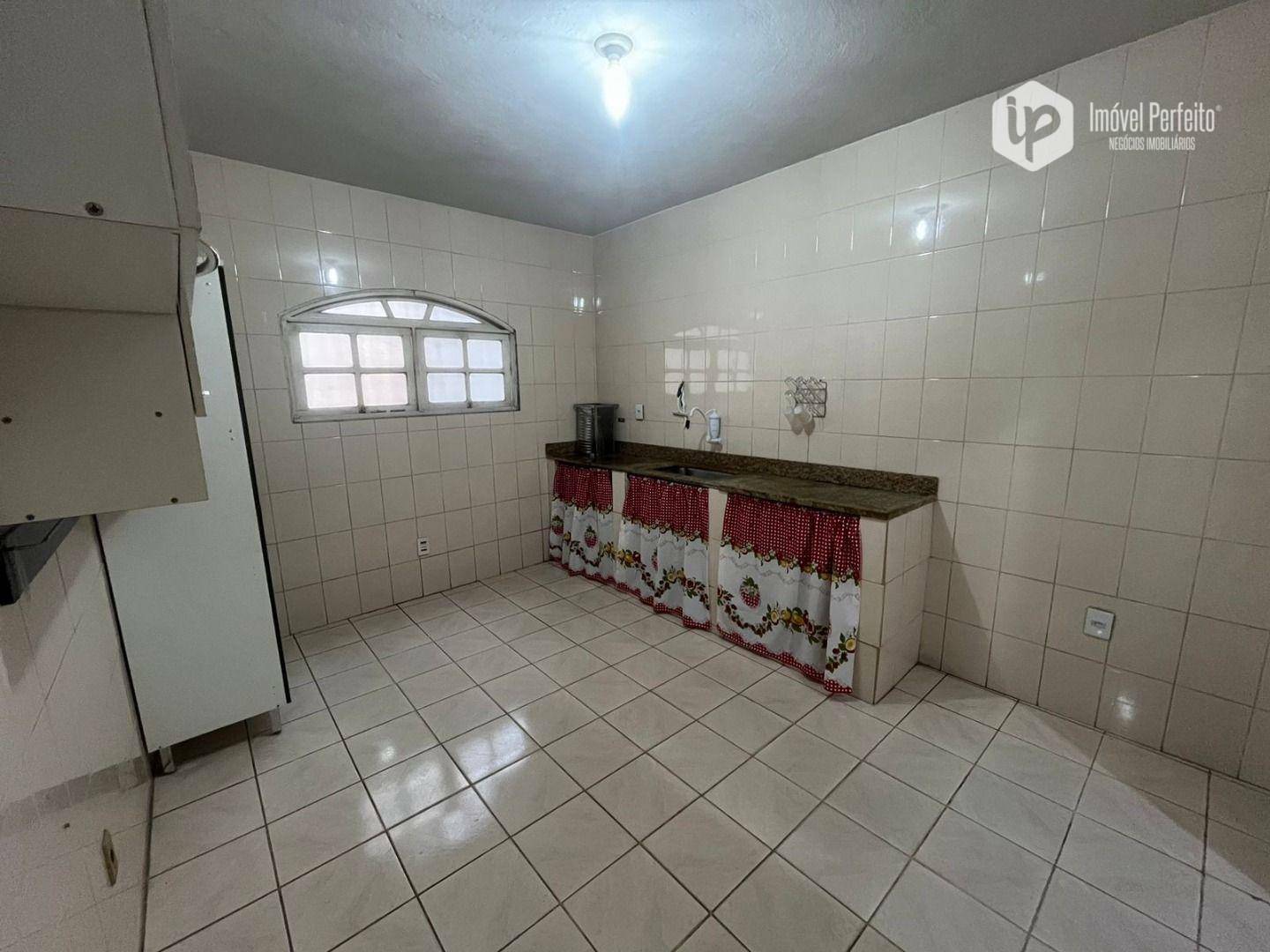 Casa para alugar com 3 quartos, 100m² - Foto 13