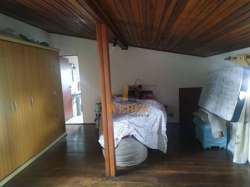 Sobrado à venda com 4 quartos, 180m² - Foto 2