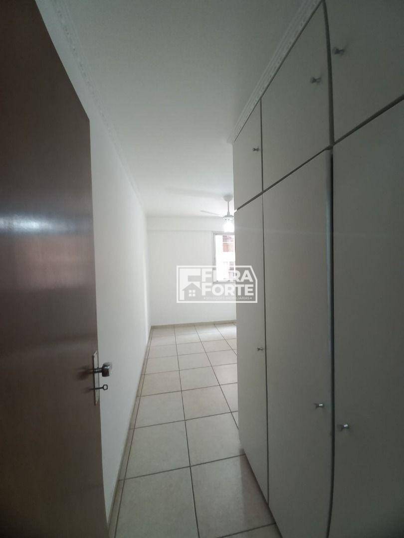 Apartamento para alugar com 2 quartos, 70m² - Foto 18