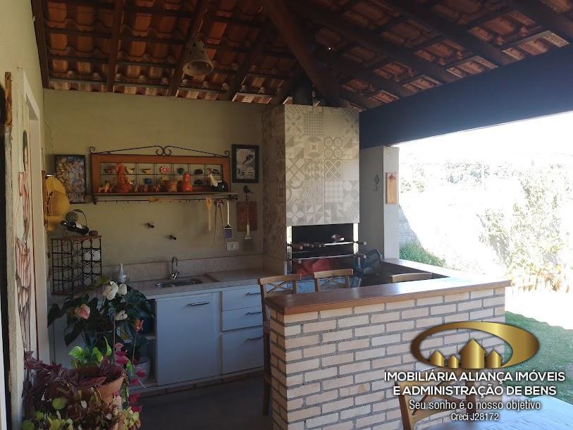 Chácara à venda com 3 quartos, 1000m² - Foto 1