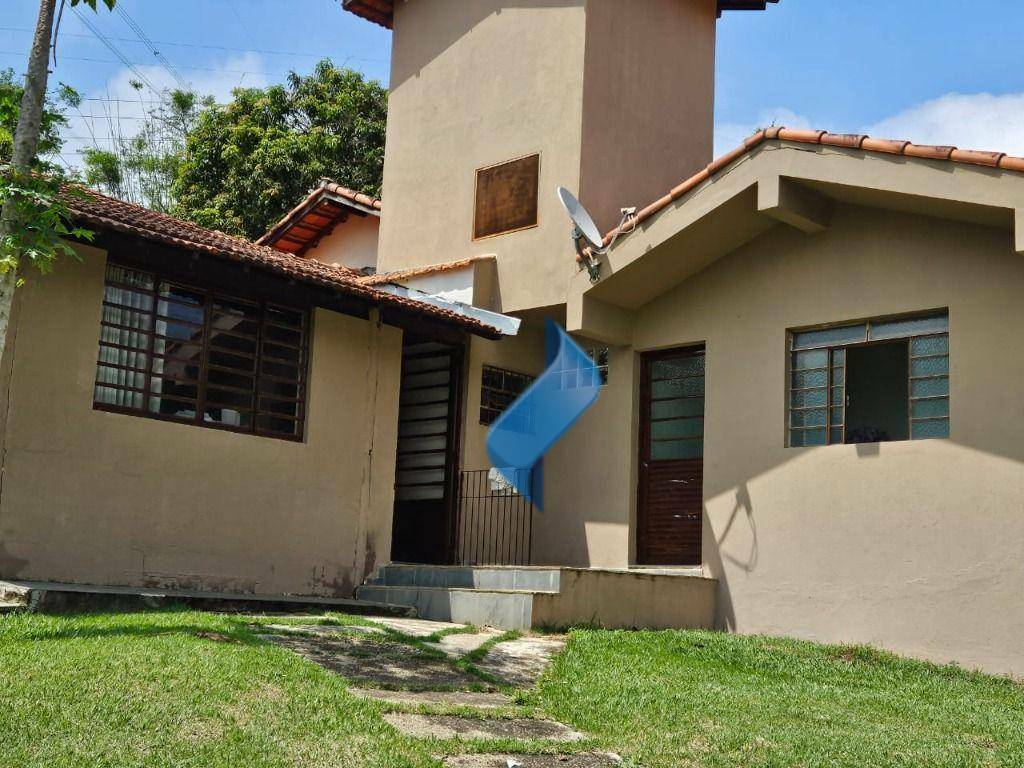 Chácara à venda com 6 quartos, 900m² - Foto 1