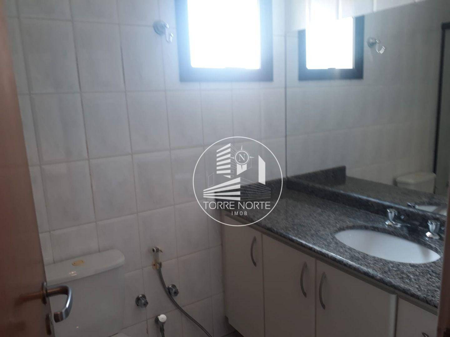 Apartamento para alugar com 4 quartos, 143m² - Foto 5