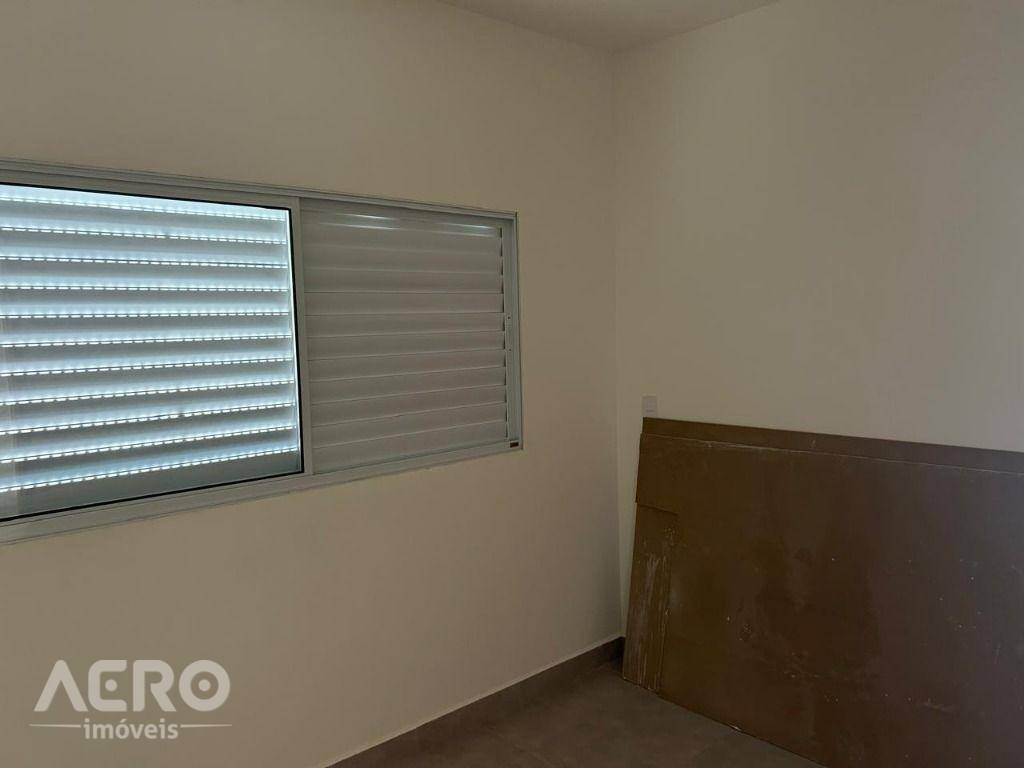 Casa à venda com 2 quartos, 90m² - Foto 5