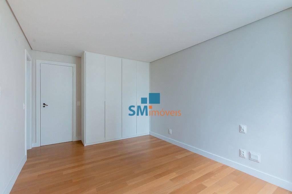 Apartamento à venda com 3 quartos, 236m² - Foto 7