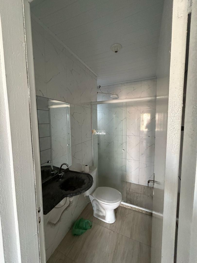 Casa à venda com 2 quartos, 47m² - Foto 9