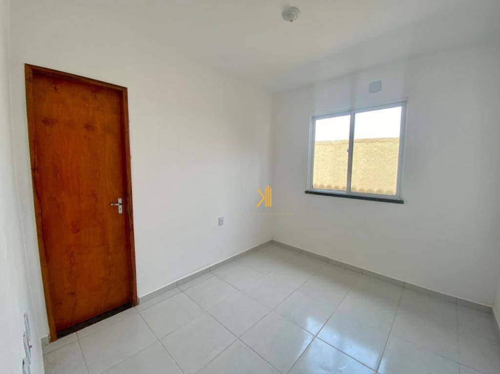 Casa à venda com 2 quartos, 72m² - Foto 9