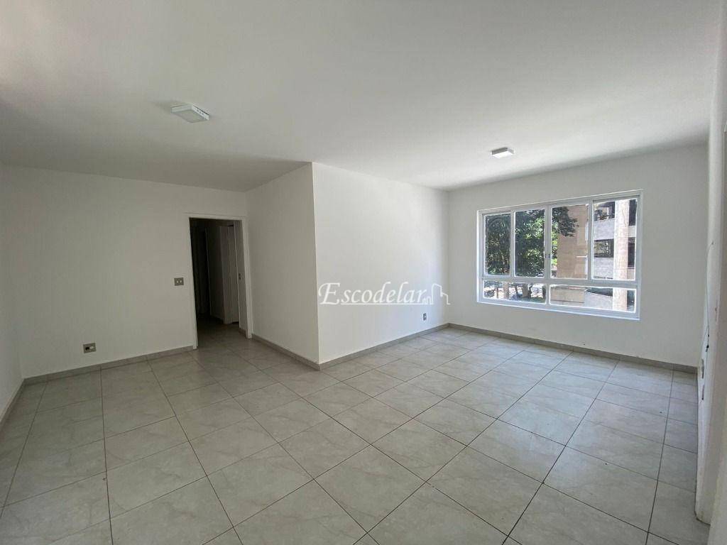 Apartamento para alugar com 3 quartos, 157m² - Foto 10