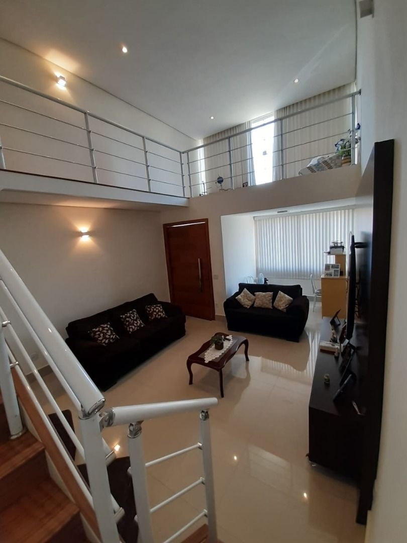 Casa à venda com 4 quartos, 190m² - Foto 2