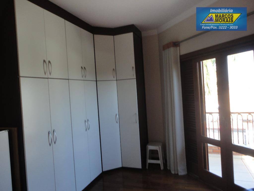 Casa à venda com 4 quartos, 450m² - Foto 15