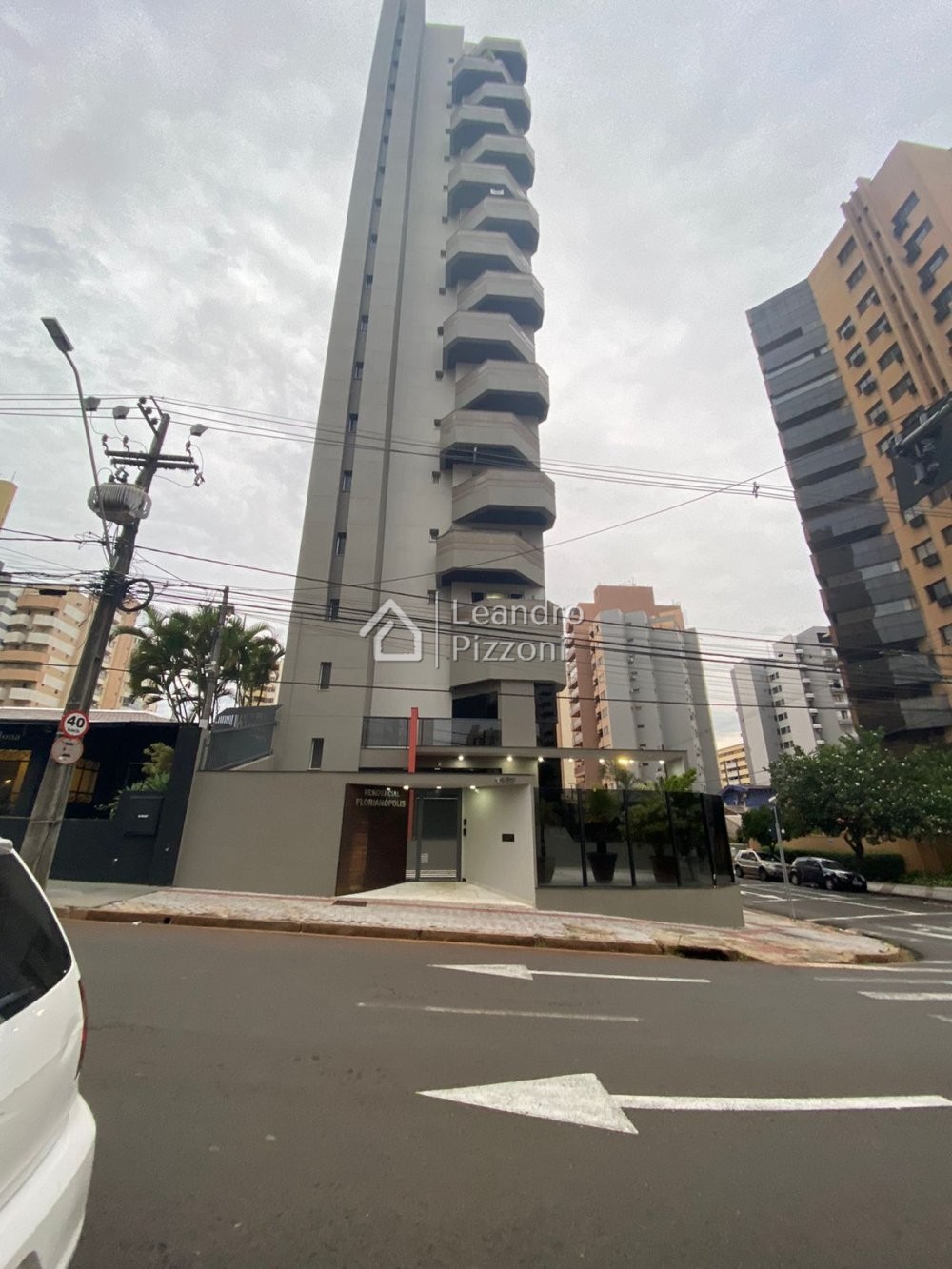 Apartamento à venda com 3 quartos, 132m² - Foto 3