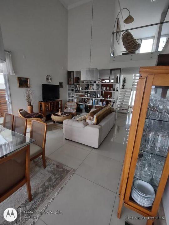 Casa de Condomínio à venda com 3 quartos, 292m² - Foto 2