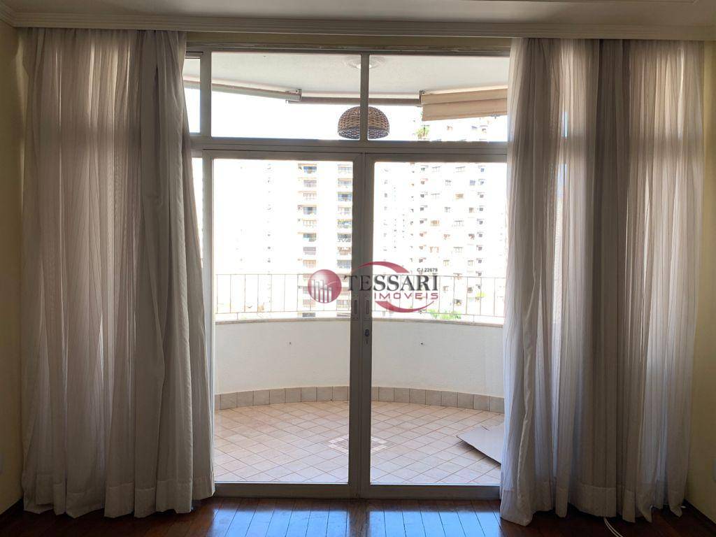 Apartamento à venda com 3 quartos, 185m² - Foto 3