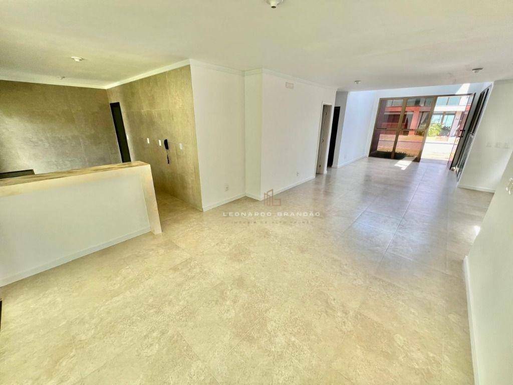 Casa de Condomínio à venda com 3 quartos, 236m² - Foto 6