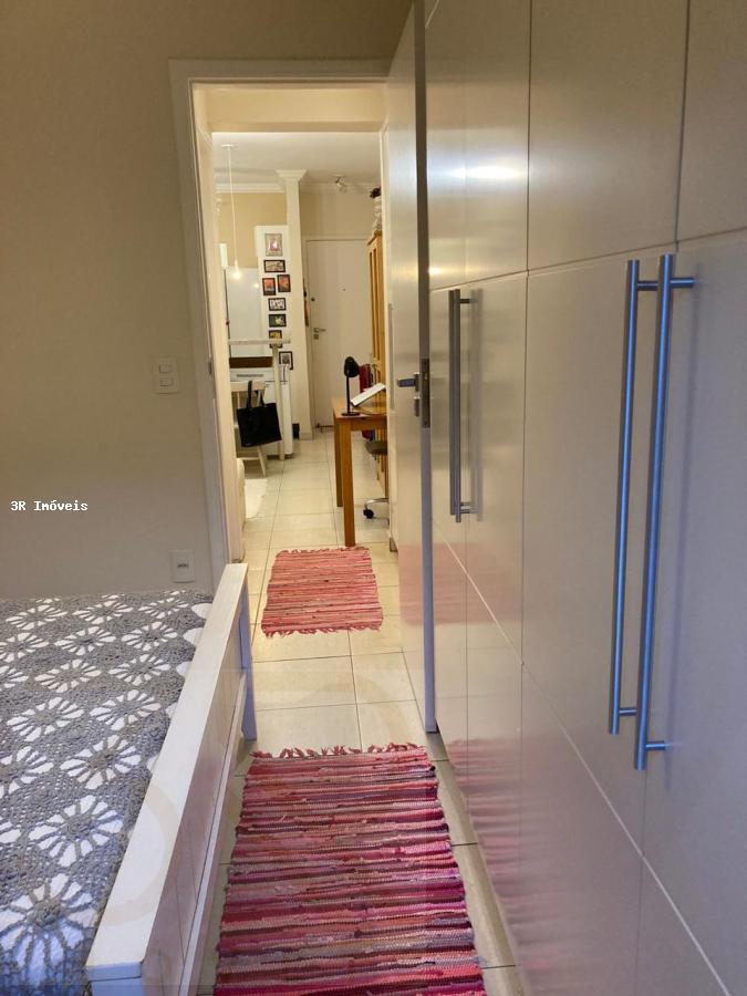 Apartamento à venda com 1 quarto, 42m² - Foto 16