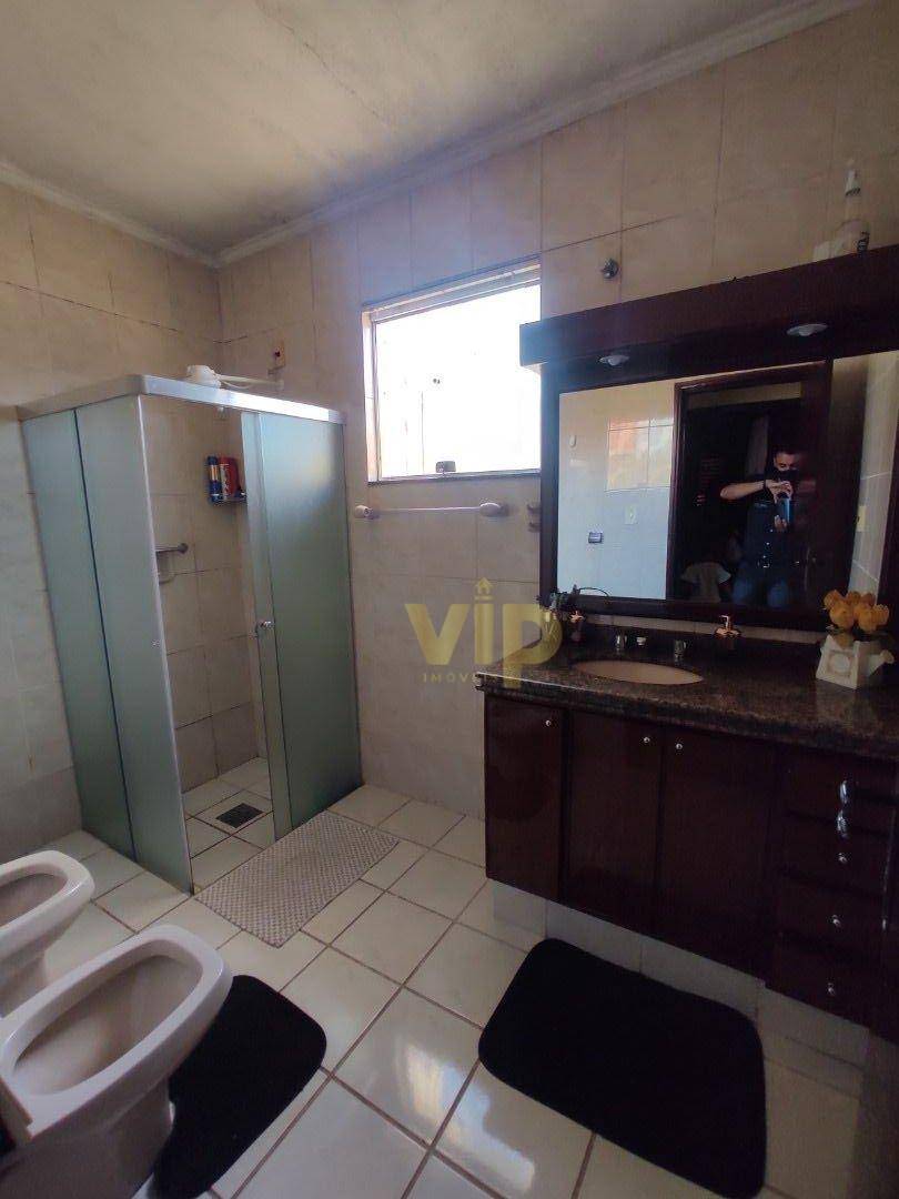 Casa à venda com 3 quartos, 205m² - Foto 11