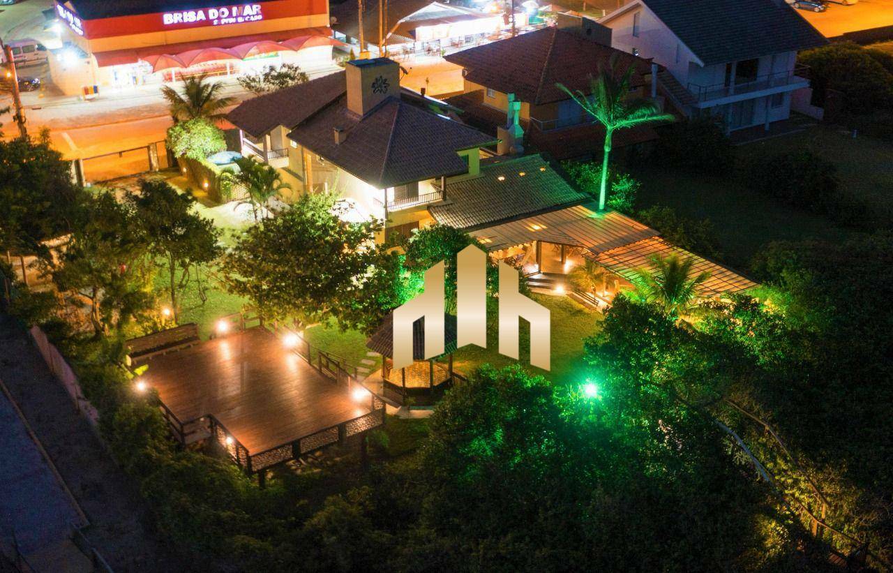 Casa à venda com 6 quartos, 300m² - Foto 10