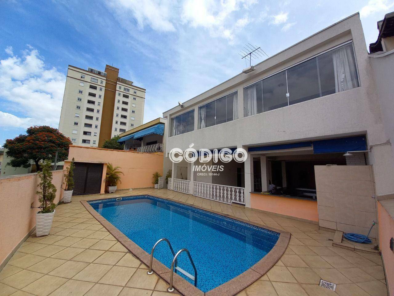 Casa para alugar com 4 quartos, 420m² - Foto 20