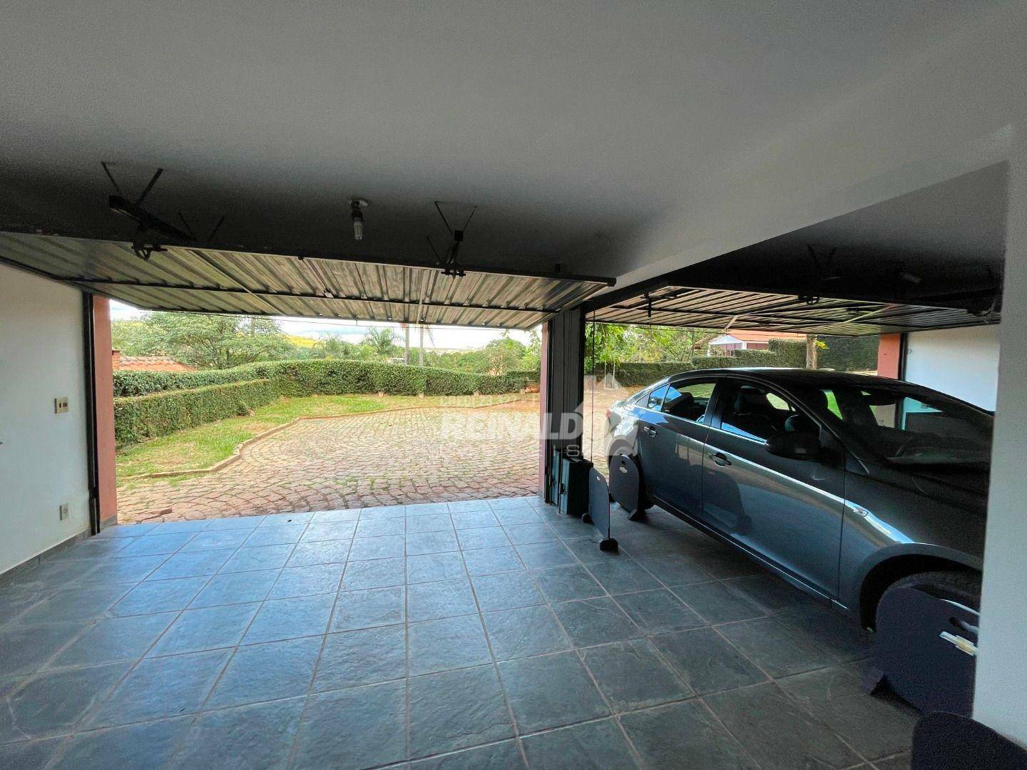 Casa de Condomínio à venda com 4 quartos, 450m² - Foto 4