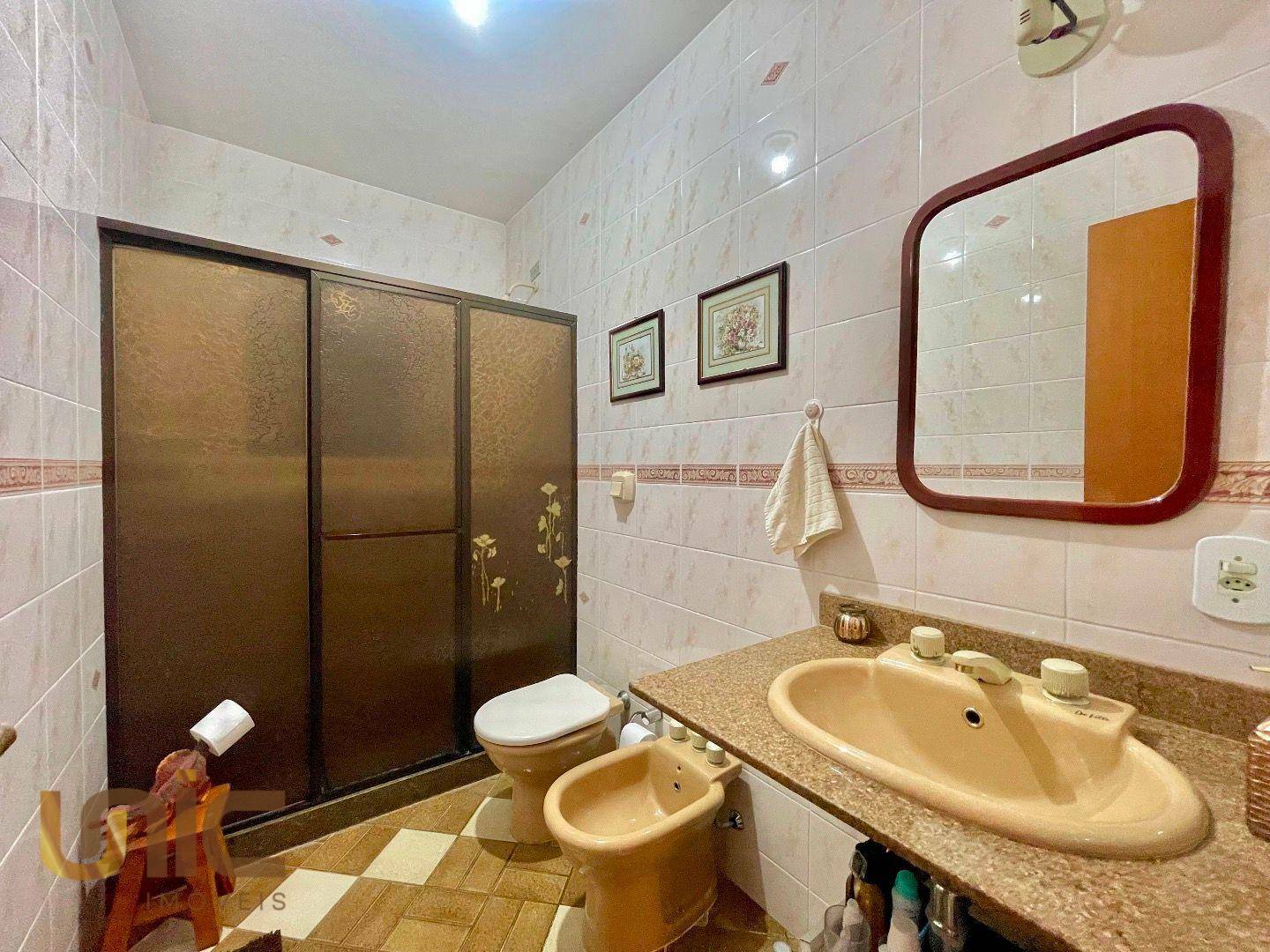 Casa à venda com 3 quartos, 300m² - Foto 16