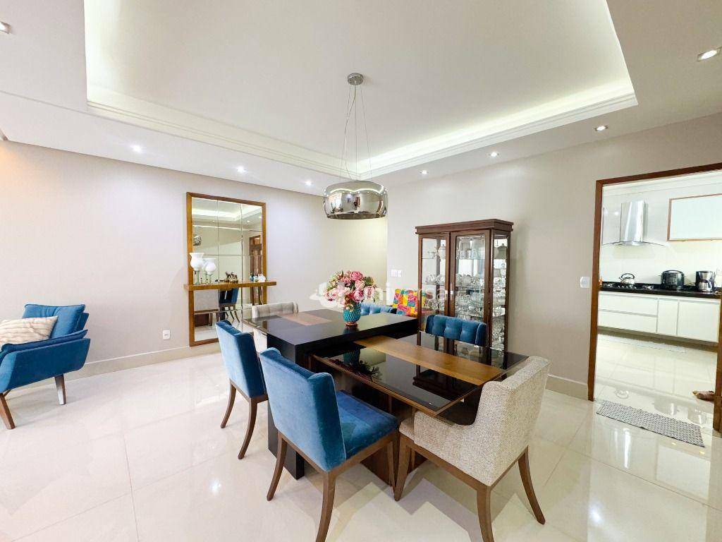 Apartamento à venda com 3 quartos, 107m² - Foto 2