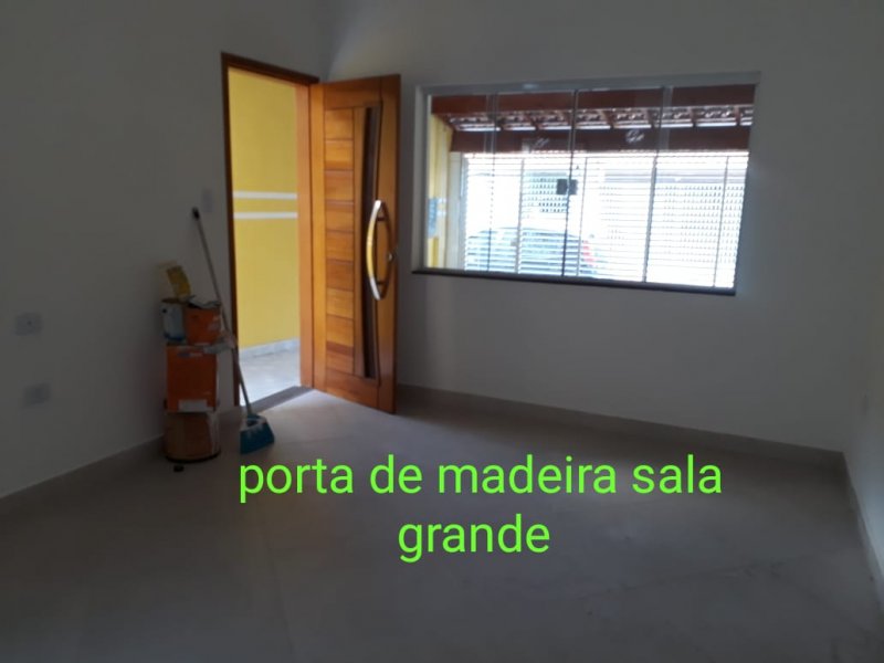 Casa à venda com 2 quartos, 70m² - Foto 6