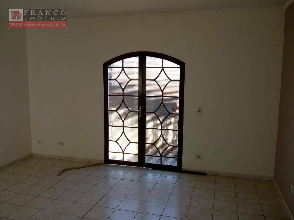 Casa à venda com 4 quartos, 300m² - Foto 8