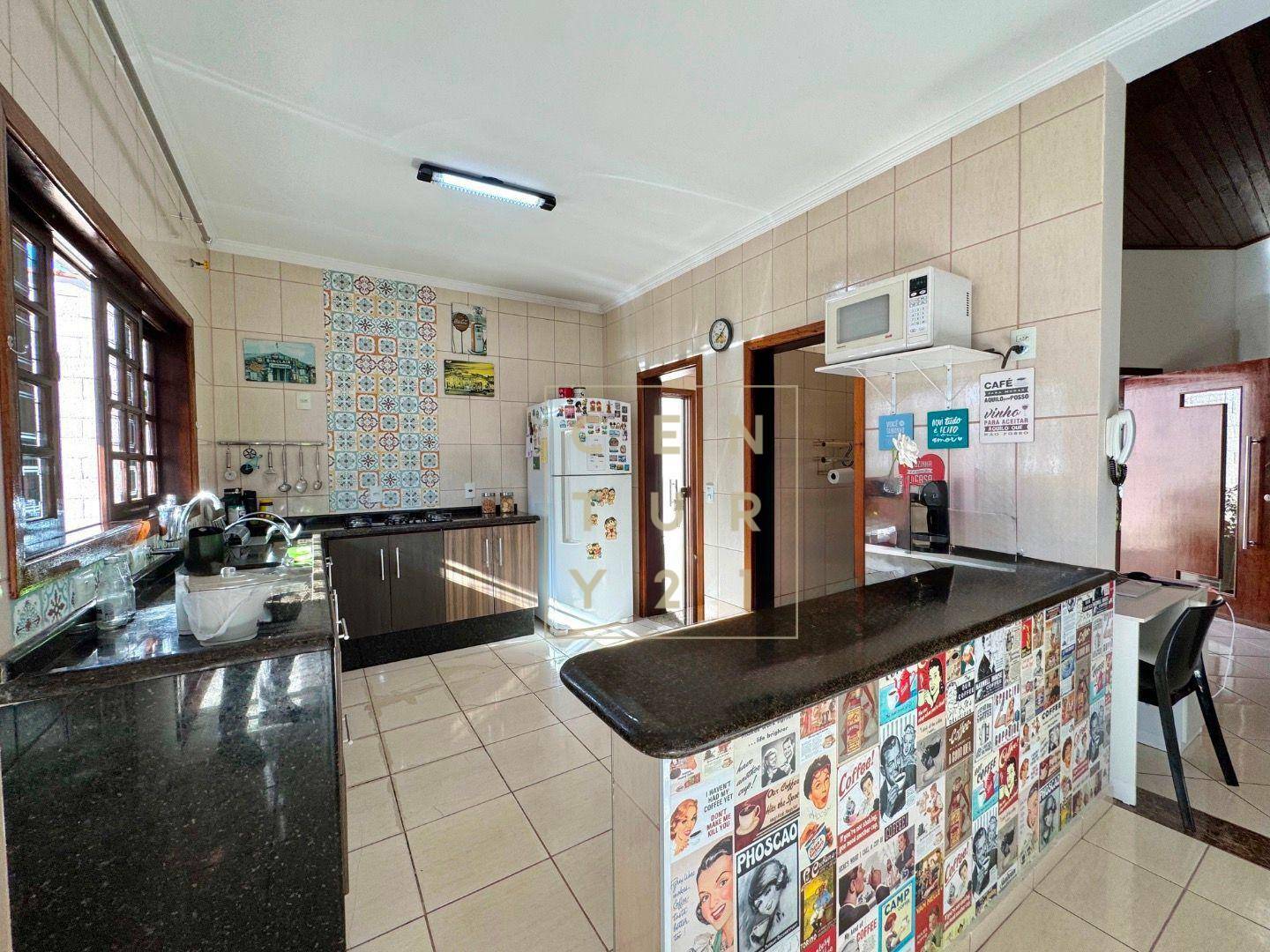 Casa à venda com 3 quartos, 290m² - Foto 9