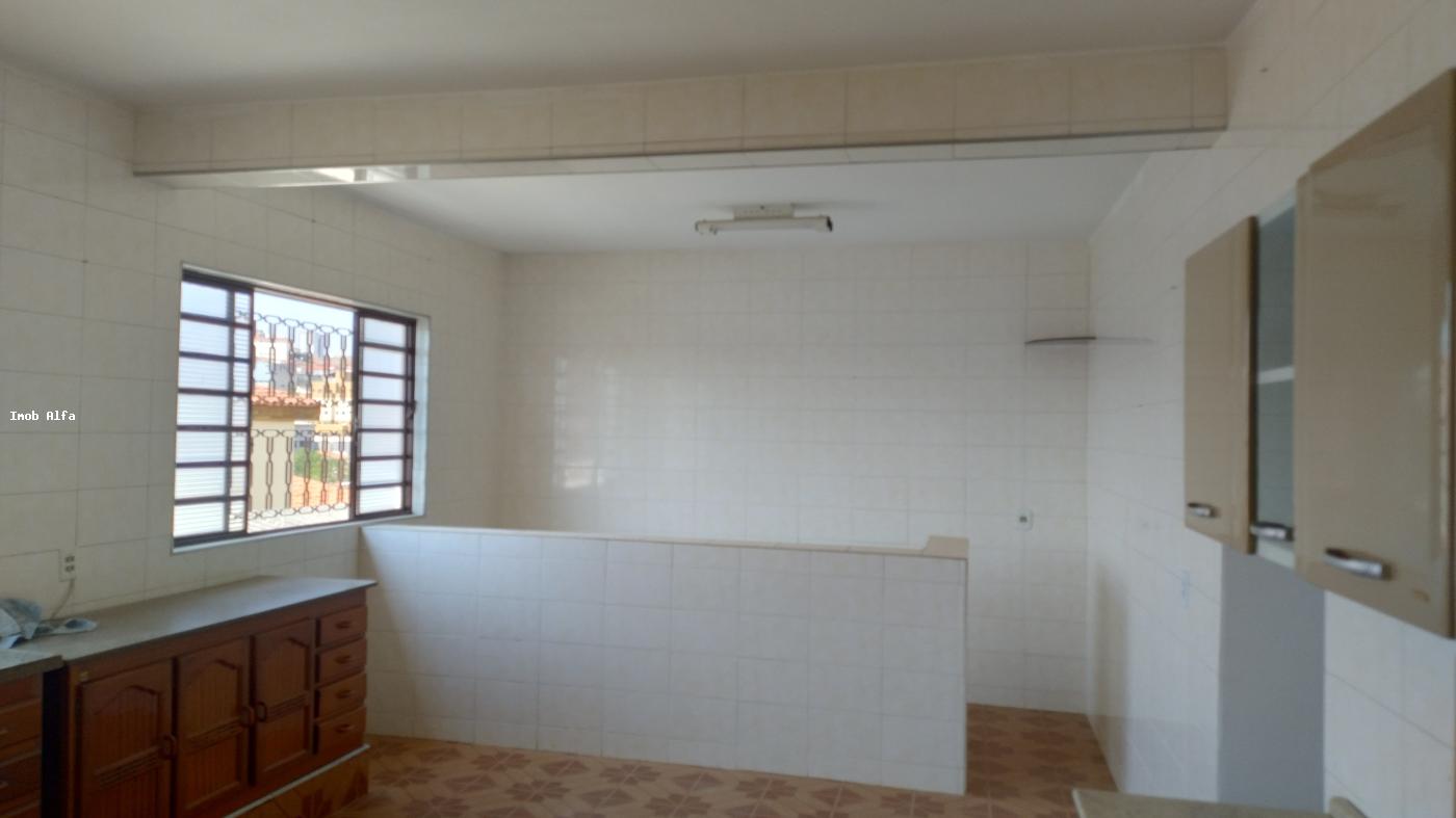 Casa à venda com 4 quartos, 250m² - Foto 58