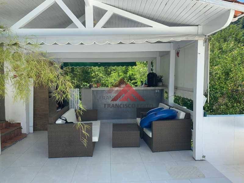 Casa de Condomínio à venda com 4 quartos, 360m² - Foto 29