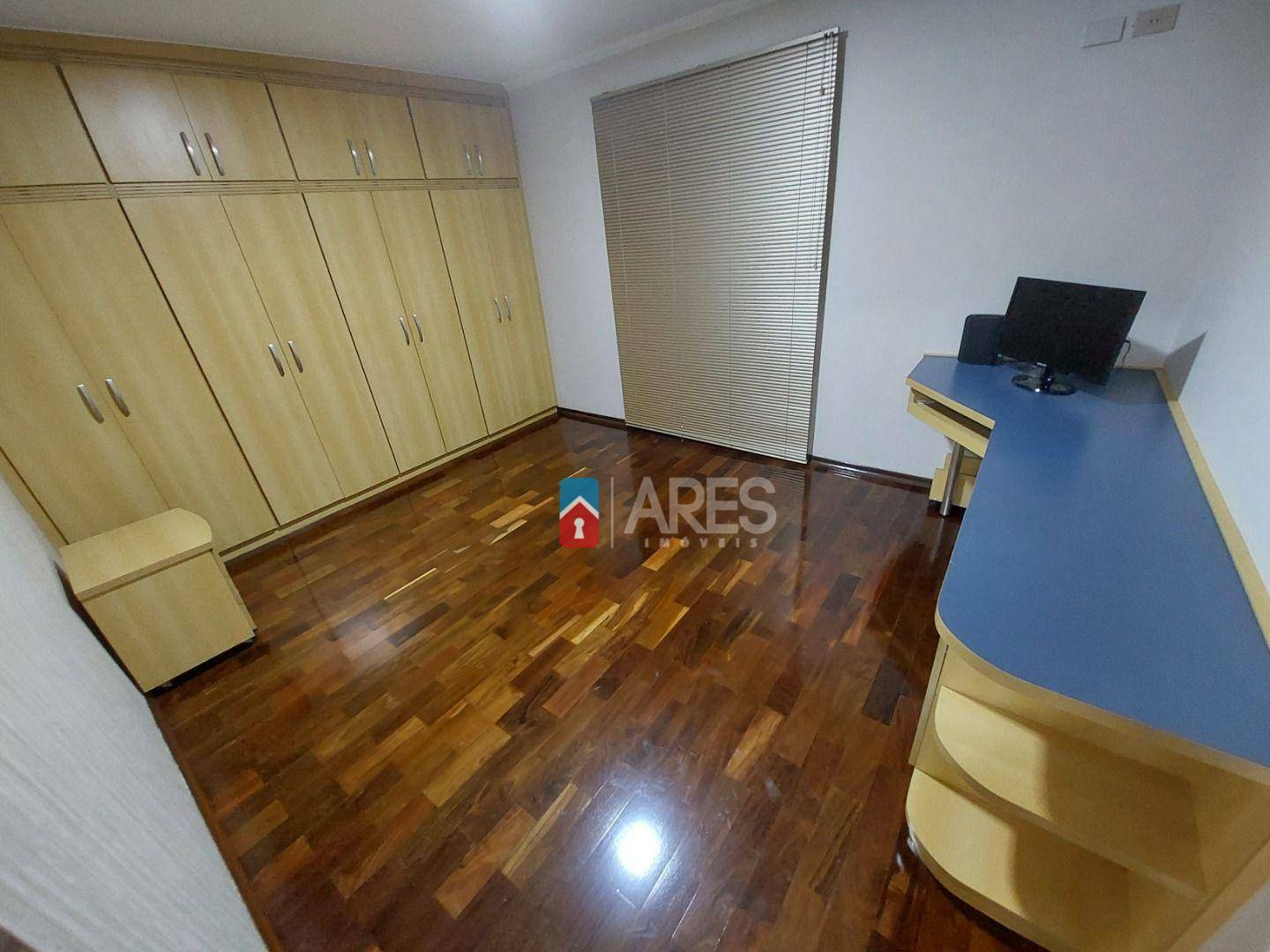 Casa à venda com 3 quartos, 226m² - Foto 9