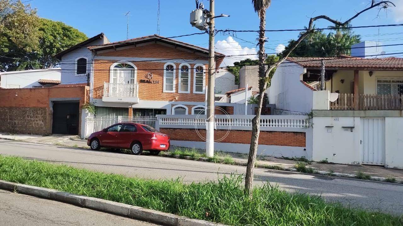Casa para alugar com 6 quartos, 224m² - Foto 2