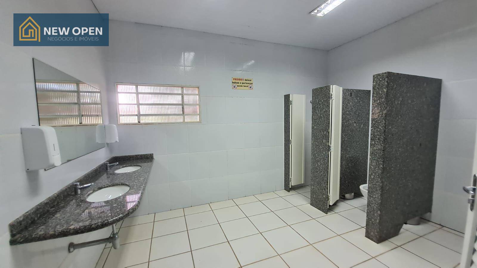 Chácara à venda com 4 quartos, 608m² - Foto 24