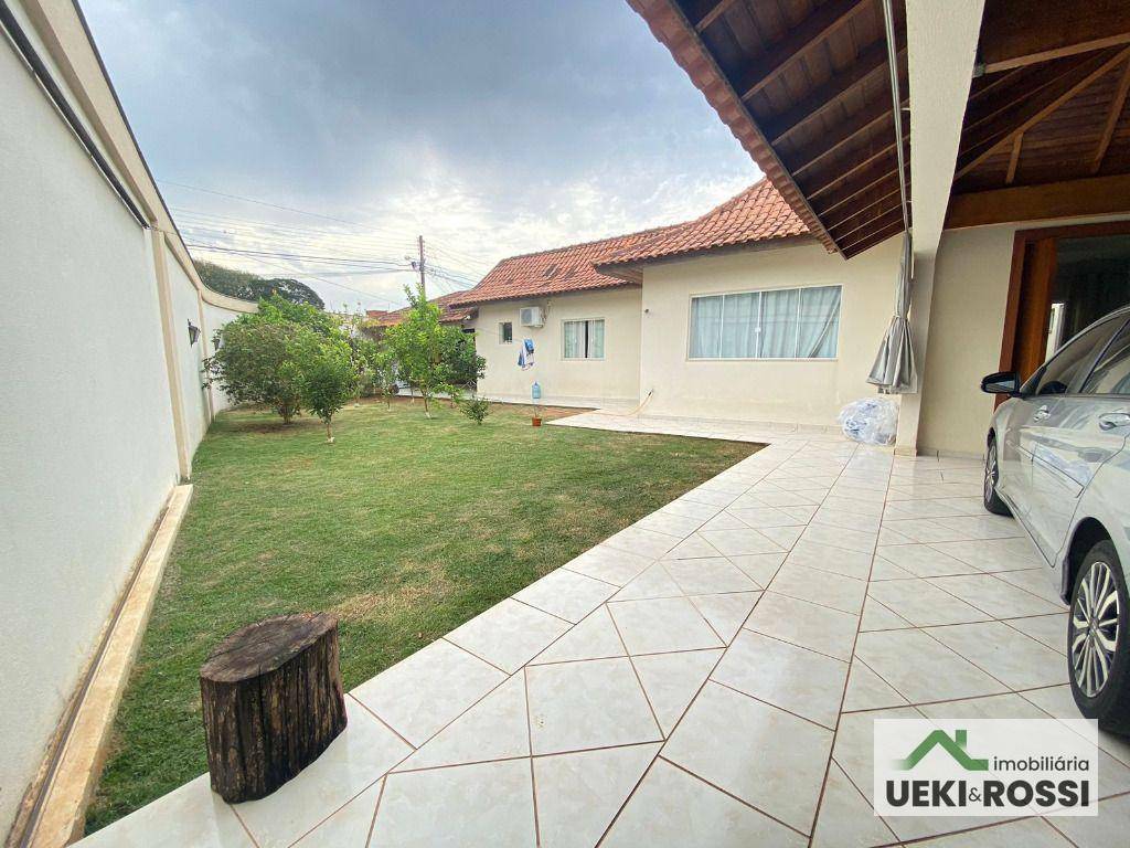 Casa à venda com 3 quartos, 210m² - Foto 8