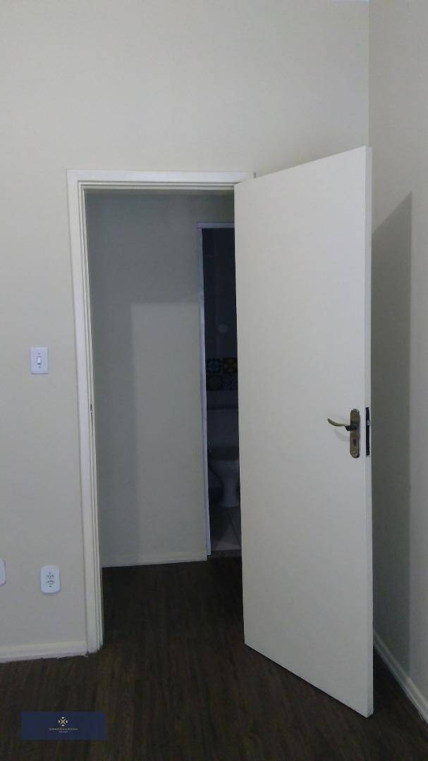 Apartamento para alugar com 2 quartos, 70m² - Foto 4