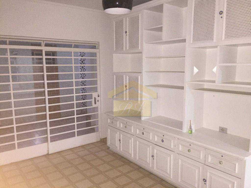 Casa para alugar com 3 quartos, 170m² - Foto 4