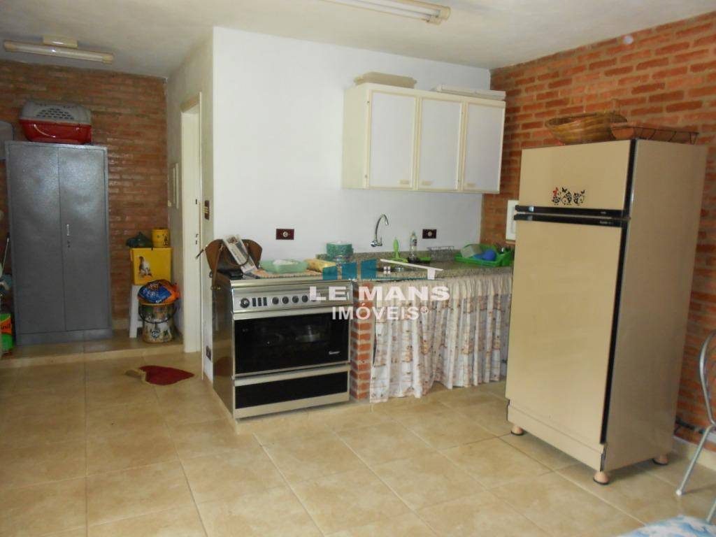 Chácara à venda com 1 quarto, 100m² - Foto 11