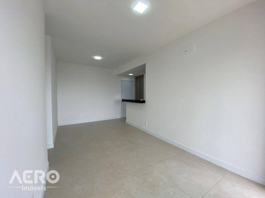 Apartamento à venda com 2 quartos, 86m² - Foto 3