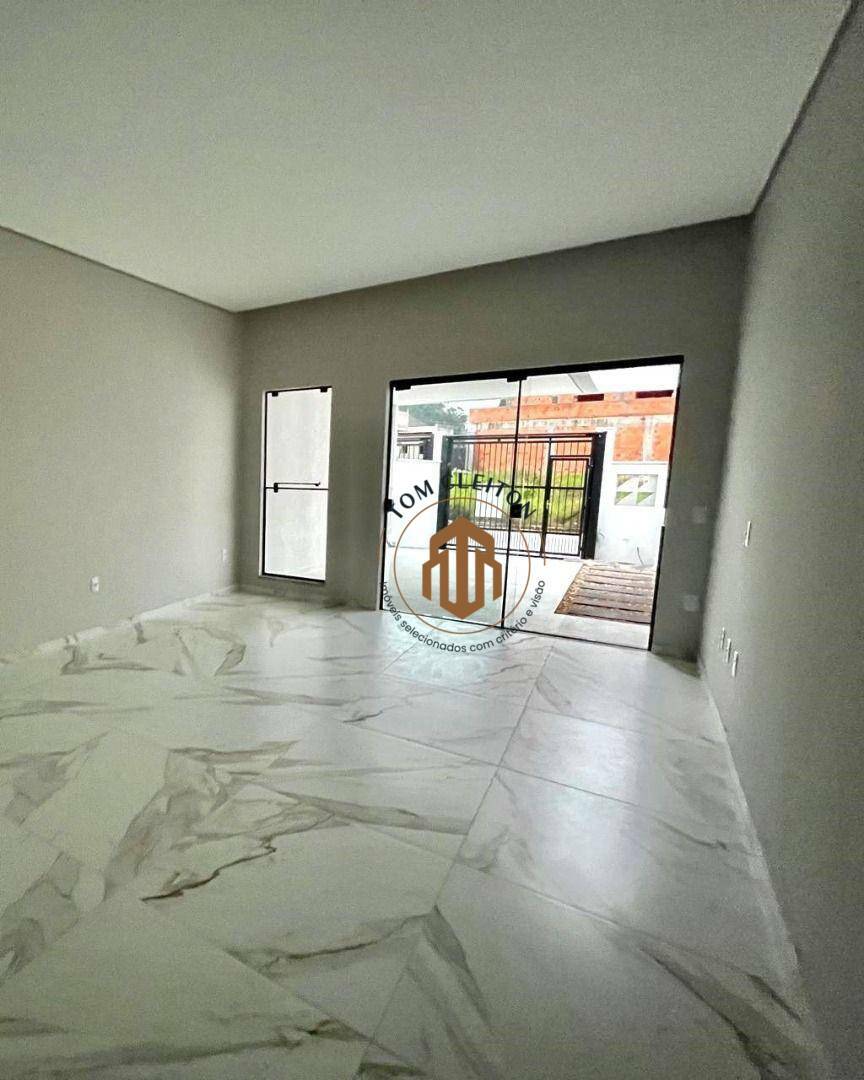 Casa à venda com 2 quartos, 72m² - Foto 3