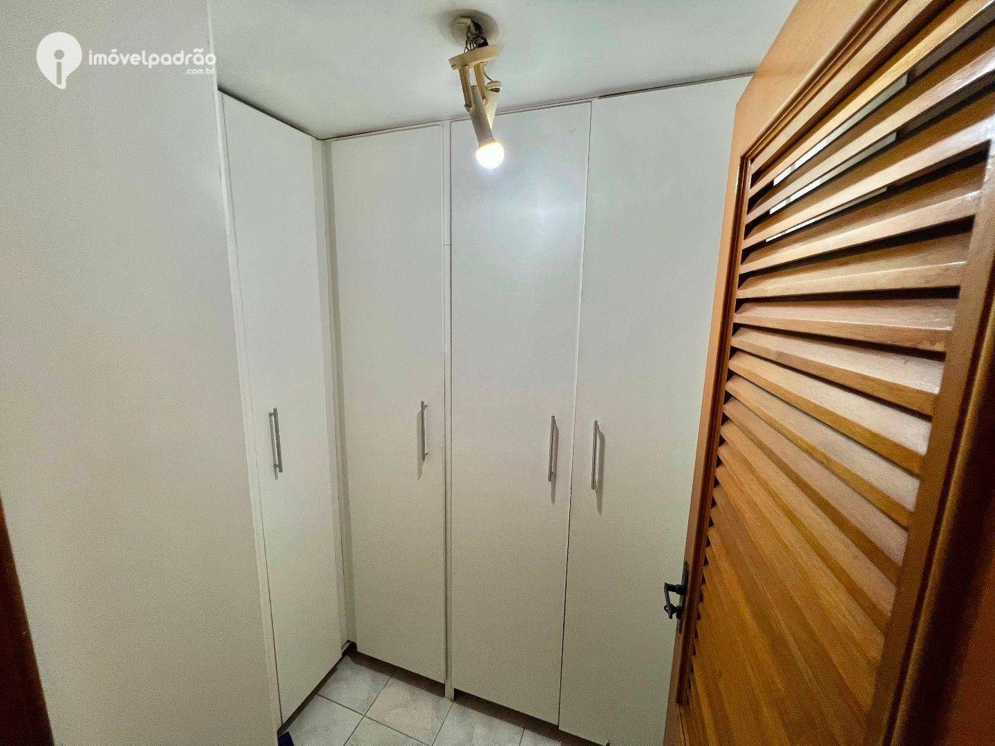 Casa de Condomínio à venda com 5 quartos, 300m² - Foto 26