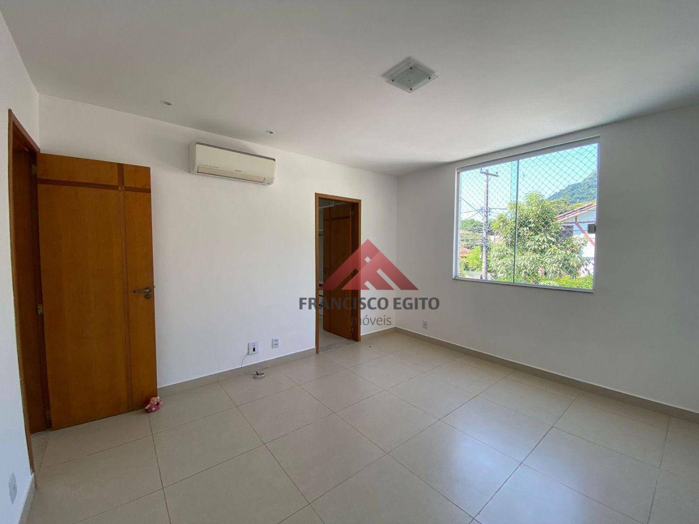 Casa à venda com 4 quartos, 210m² - Foto 10