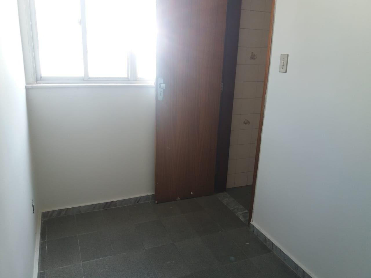 Cobertura à venda com 4 quartos, 200m² - Foto 9