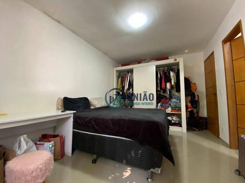 Casa à venda com 4 quartos, 240m² - Foto 22