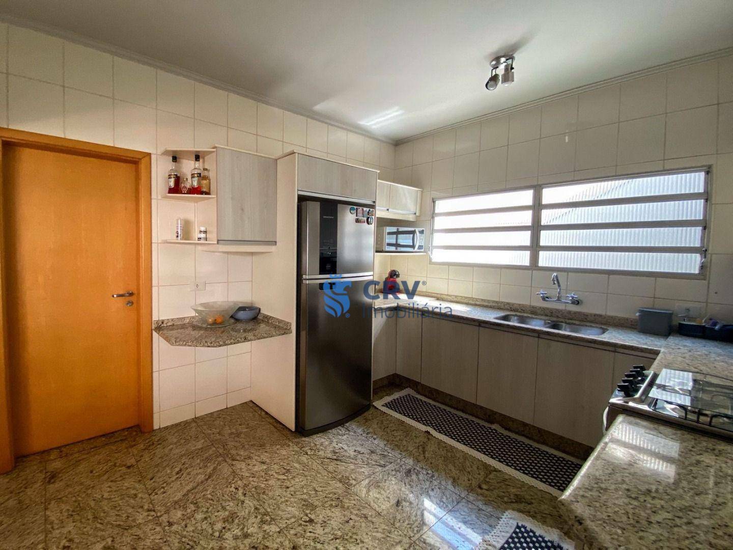 Sobrado à venda com 3 quartos, 335m² - Foto 11